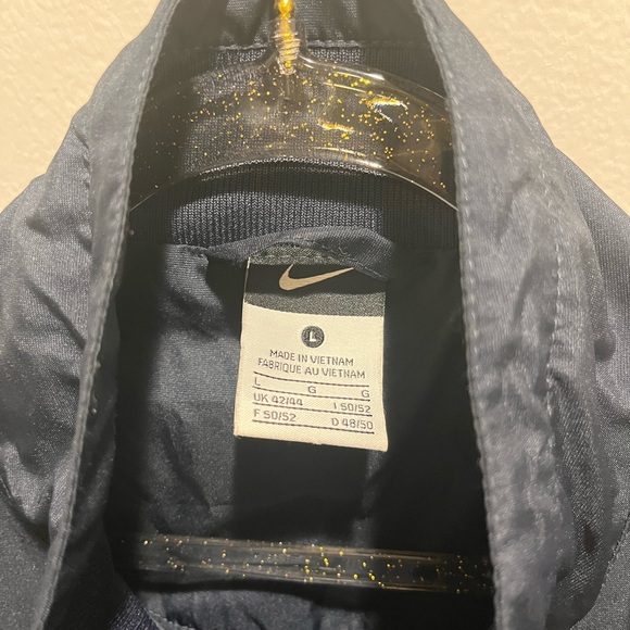 Nike men’s jacket - Picture 2 of 8